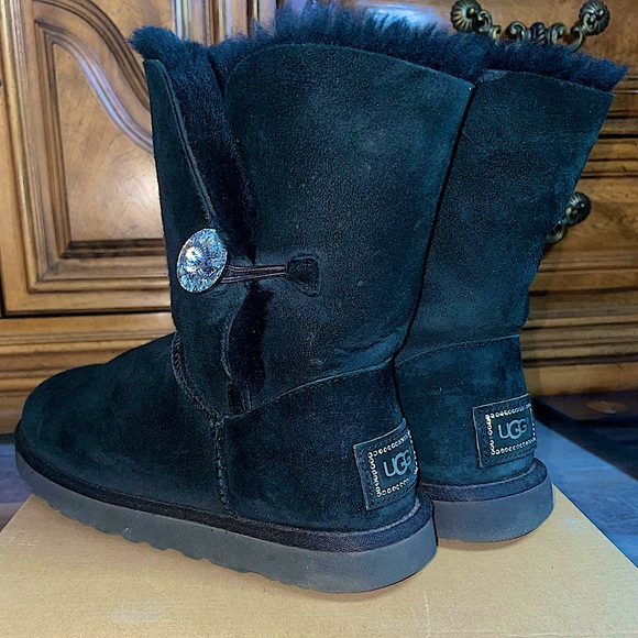 UGG Bailey swarovski button boots - Picture 1 of 15